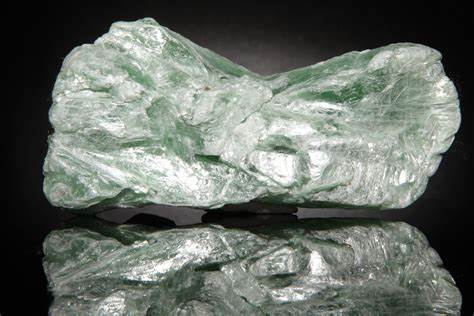 滑石粉（是什么，如何形成，用途）